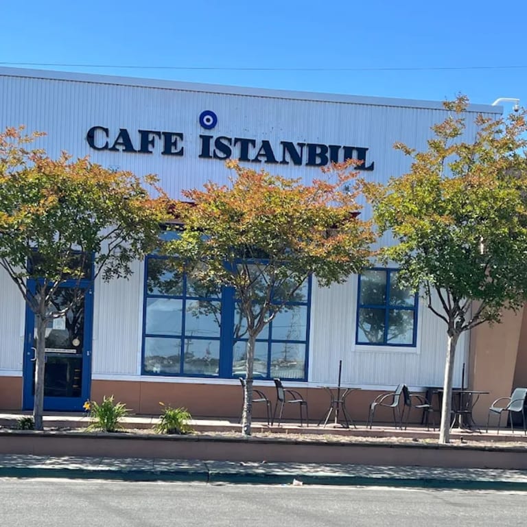 Experience Fresh Mediterranean at Cafe Istanbul